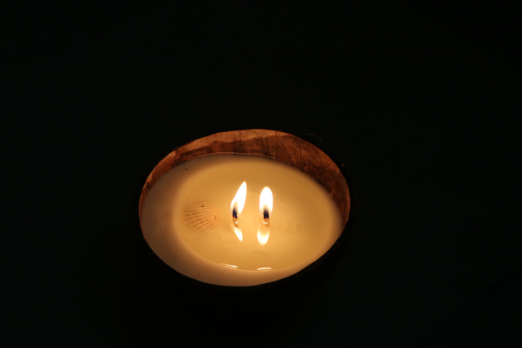 Peek-a-Boo Sand-Bank Coconut Shell Candle